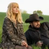 Beth Dutton Floral Coat Yellowstone (6)