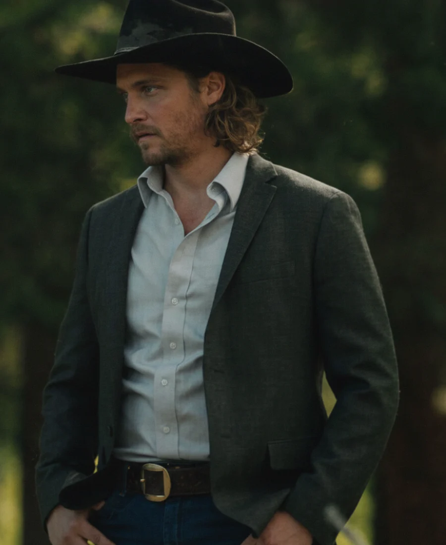 Kayce_Dutton_Yellowstone_Season_5_Blazer (4)