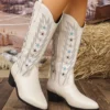 Retro Star Embroidered Square Heel Western Boots for Women (3)