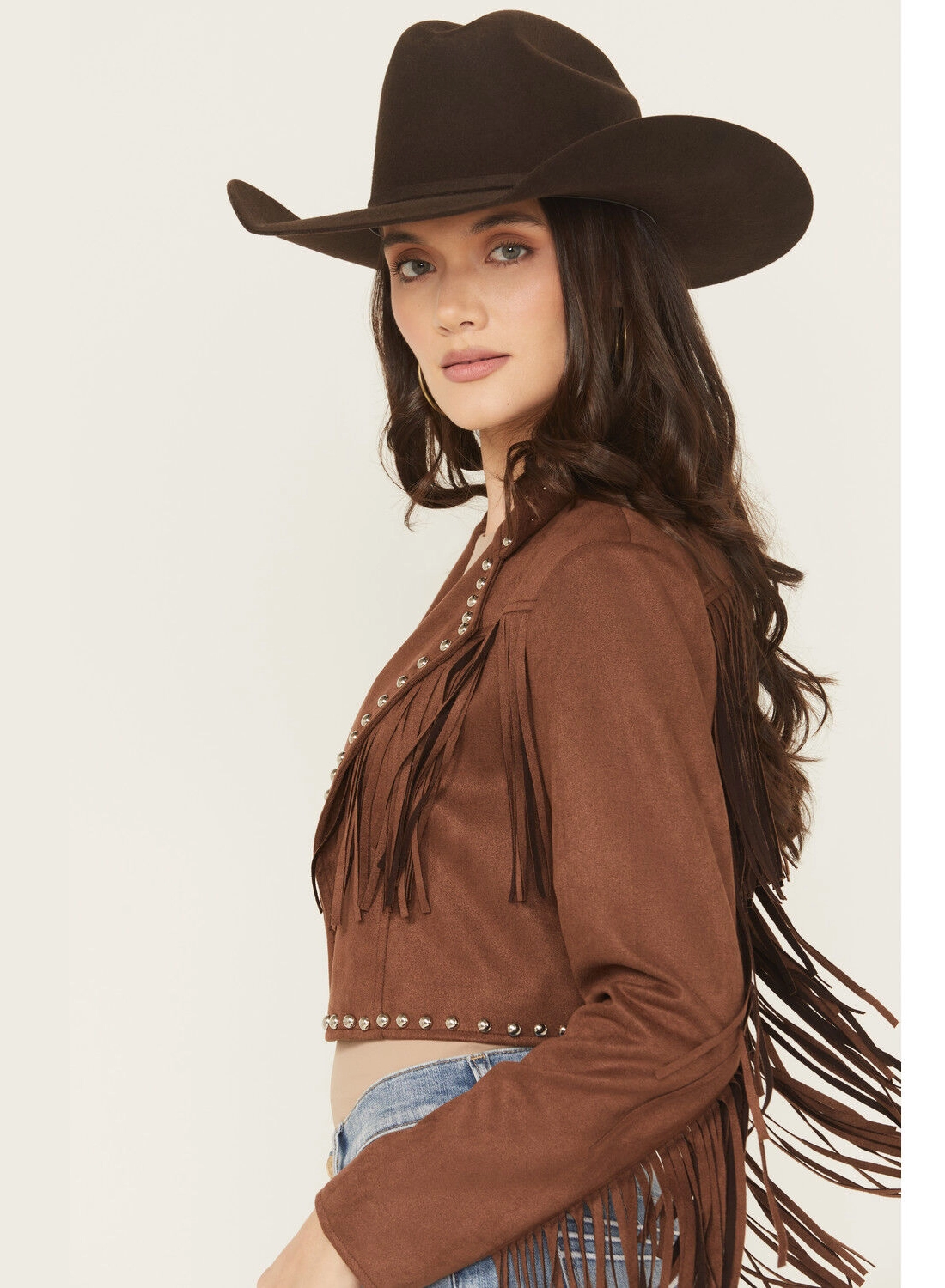dakota-fringe-suede-cropped-jacket-western-studded-style (2)